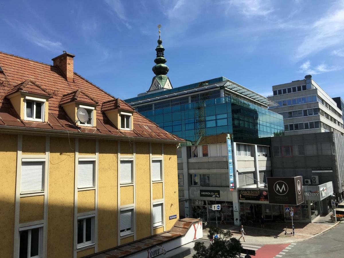 Die Stadtoase Klagenfurt am Woerthersee Bagian luar foto